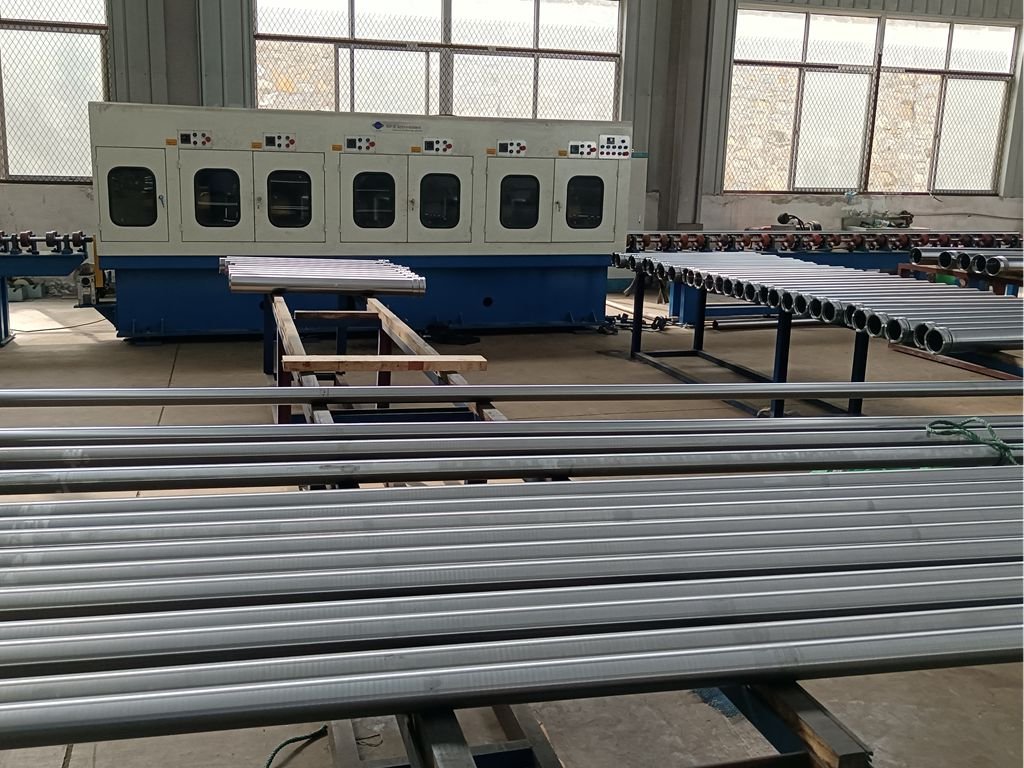 Haste de pistão cromada com superfície polida e cromada dura na HEVO STEEL