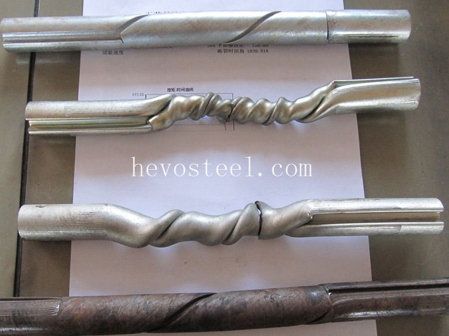 Teste de torção de um eixo de acionamento na HEVO STEEL LLC