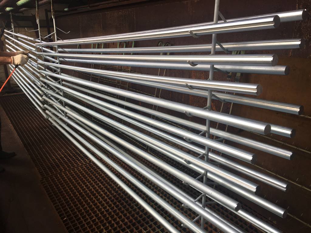 Galvanizing and Dacromet coating of seamless steel tubes at HEVO STEEL