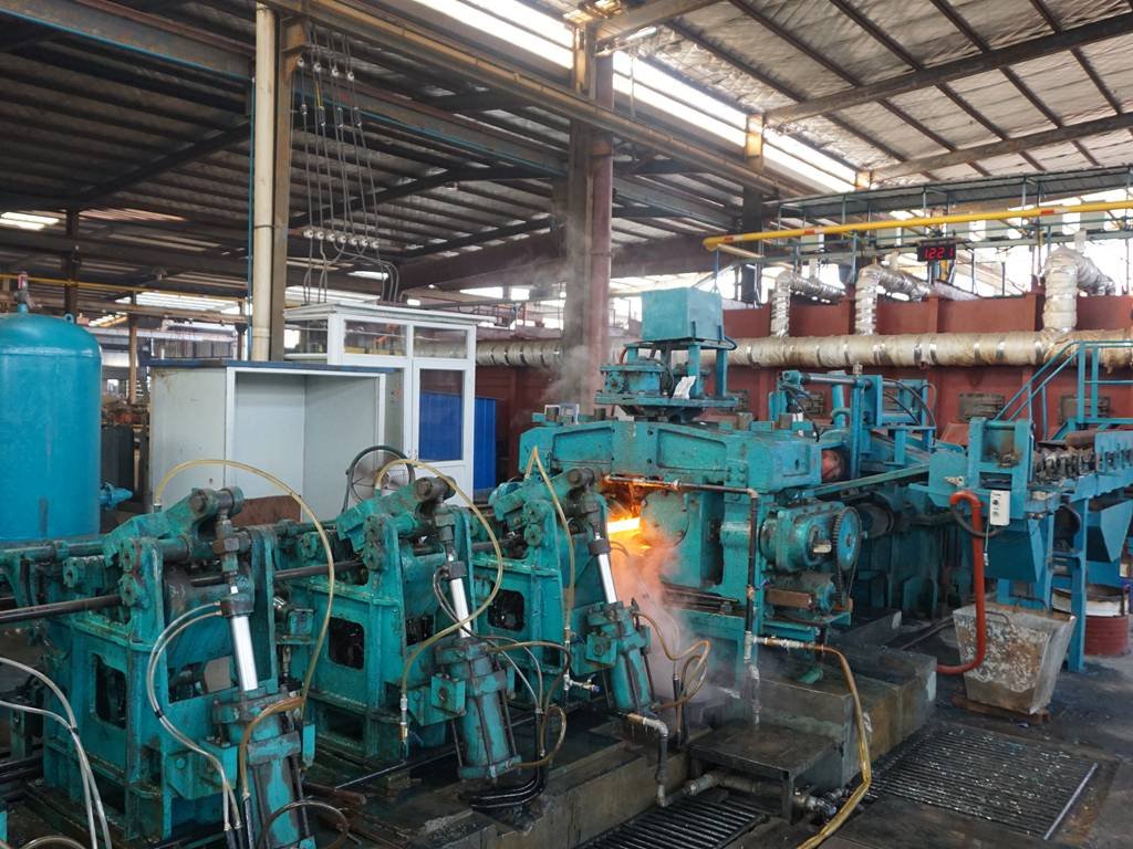 Máquina de perfuração de tubos para fabricação de tubos de aço sem costura da HEVO STEEL LLC