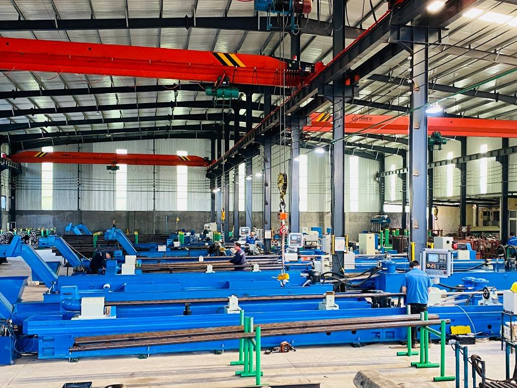 SRB e máquina de brunimento para acabamento de superfícies internas de tubos de aço na HEVO STEEL LLC