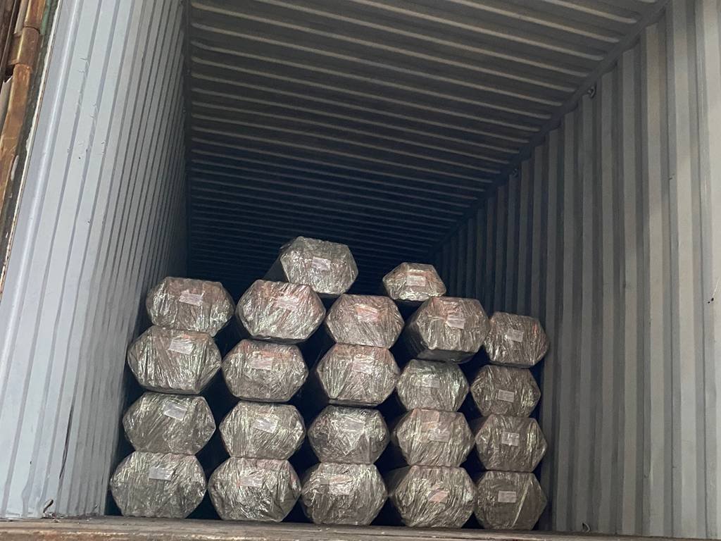 Embalagem para transporte marítimo de tubos de aço sem costura na HEVO STEEL